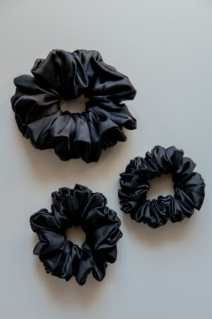 frotka jedwabna czarna